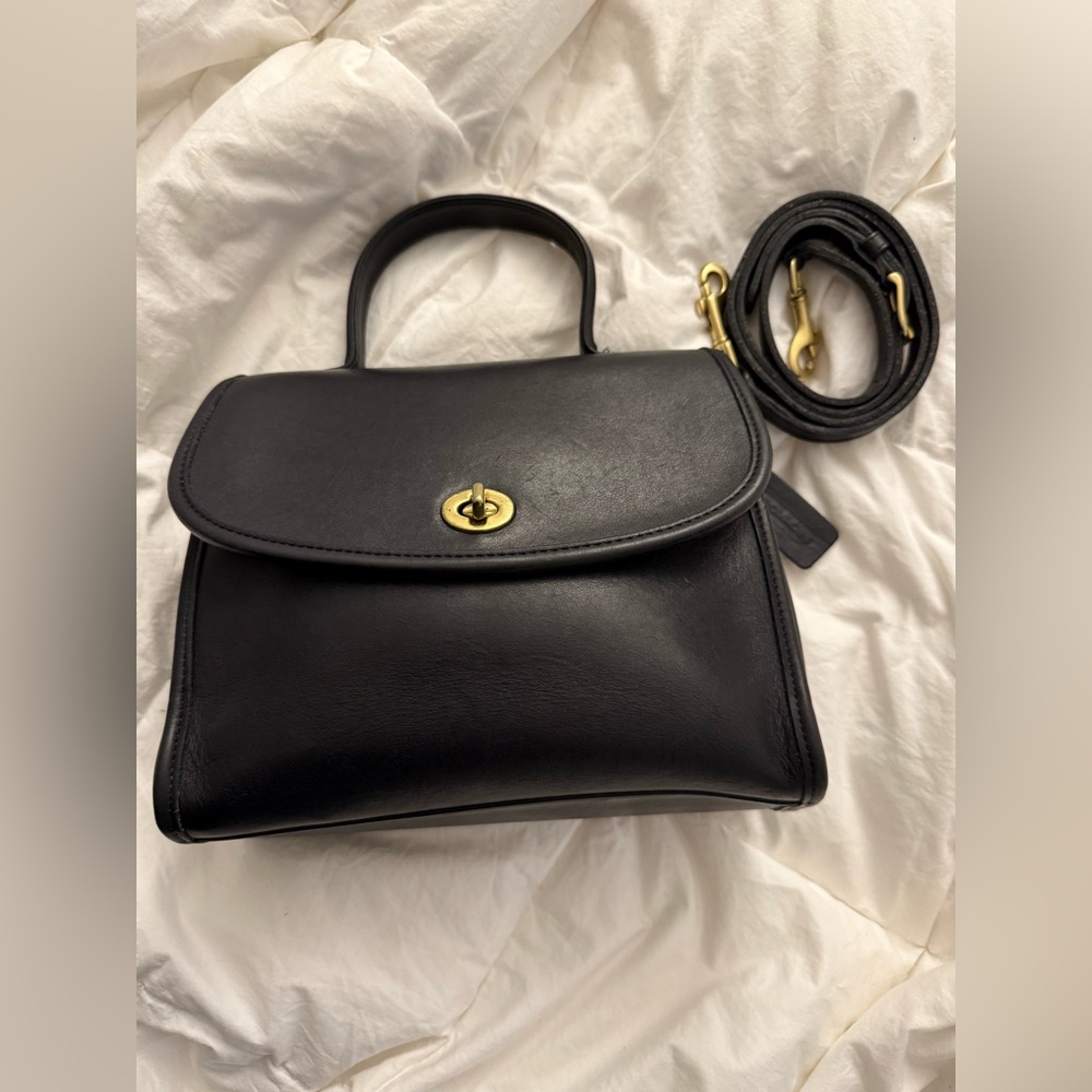 Black Vintage Coach Manor (Style Number 9977)